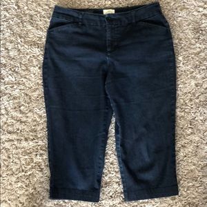 Dark wash blue jean capris
